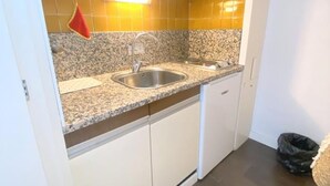 Private kitchen - Cozy studio in Roses with air conditioning and terrace (Roses)