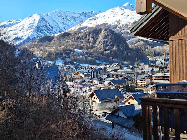 Property grounds - 3-room apt, sleeps 6, south-facing balcony (Valloire)
