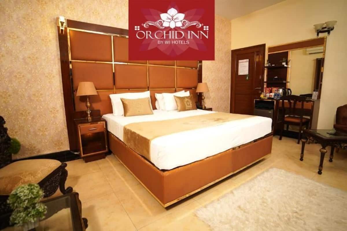 Deluxe Double Room, City View | Soundproofing, iron/ironing board, free WiFi