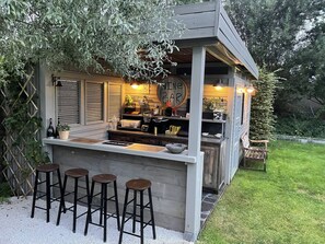 Shared Dormitory, 1 Bedroom, Smoking, Garden View | Bar (on property) - Room-be our Next Guest in Ghent (Ghent)