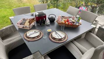 Shared Dormitory, 1 Bedroom, Smoking, Garden View | Outdoor dining