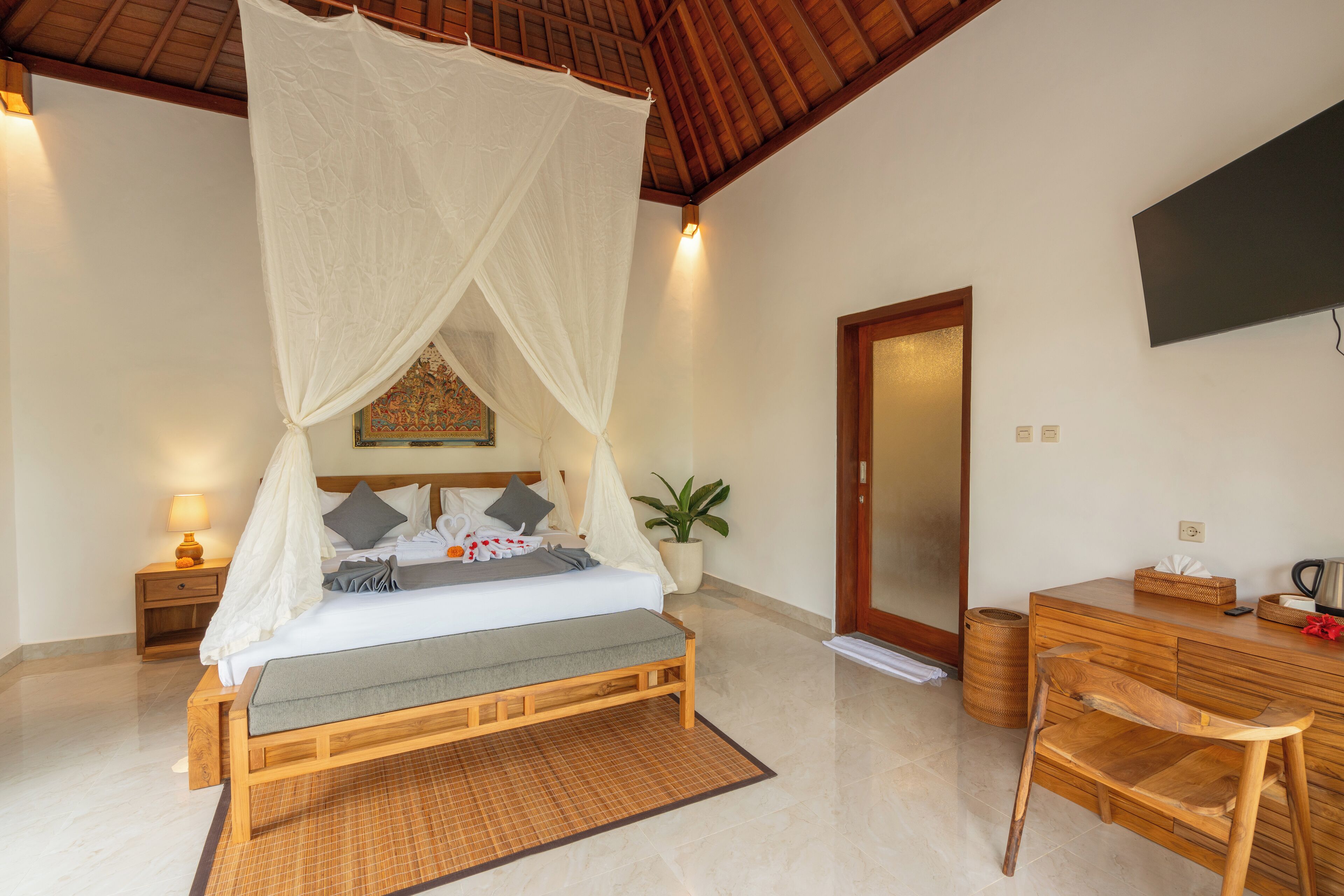 Luksushuvila, 1 suuri parisänky, yksityinen uima-allas | Työpöytä, silitysrauta/-lauta, ilmainen Wi-Fi, pääsy pyörätuolilla