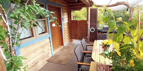 Lodge in a log cabin - cozy chilling in the blue country at the foot of the Bavarian Alps. Alps