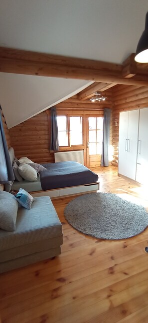 Iron/ironing board, Internet, bed sheets
