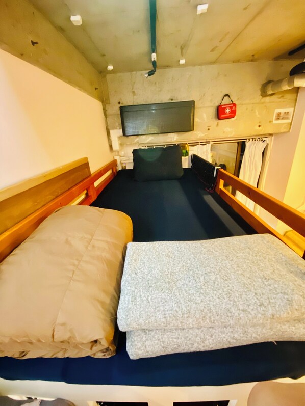1 bedroom, iron/ironing board, WiFi, bed sheets - Charming 1-bedroom apartment with AC in Shinjuku City (Shinjuku City)