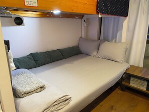 1 bedroom, iron/ironing board, WiFi, bed sheets - Charming 1-bedroom apartment with AC in Shinjuku City (Shinjuku City)