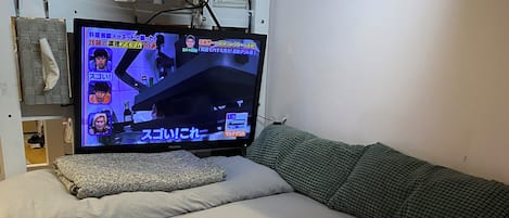 1 slaapkamer, een strijkplank/strijkijzer, wifi, beddengoed