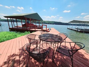 Outdoor dining - Log Home Hot Tub Retreat, Kayaks (Creal Springs)