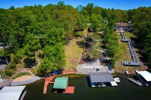 Exterior - Log Home Hot Tub Retreat, Kayaks (Creal Springs)