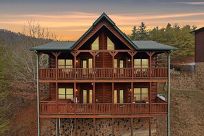 Exterior - Mountain View with 4 King Suites, WiFi, Game Room & Hot Tub! Close to Dollywood! (Sevierville)