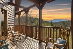 Terrace/patio - Mountain View with 4 King Suites, WiFi, Game Room & Hot Tub! Close to Dollywood! (Sevierville)