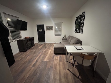 Living area. Perfect 1-bedroom apartment with in welcoming Belleville