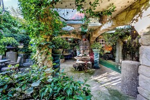 Outdoor dining - Signature Home – Pool & Panoramic Terrace (Goult)