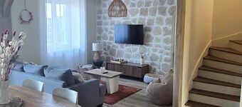 Renovated house facing the Loire for 6 people + garden on the Loire cycle route