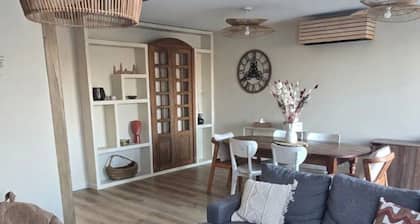 Renovated house facing the Loire for 6 people + garden on the Loire cycle route