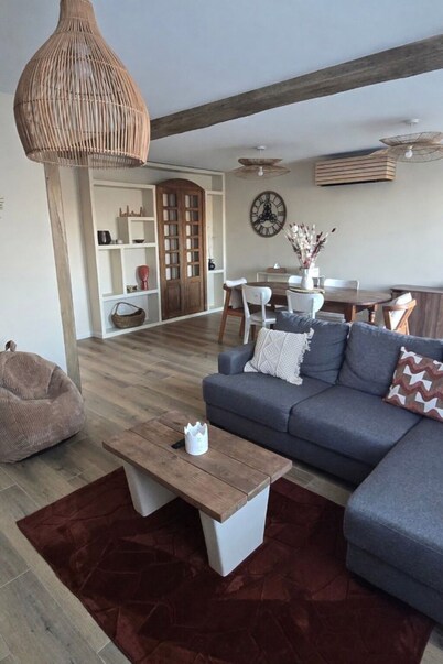 Renovated house facing the Loire for 6 people + garden on the Loire cycle route