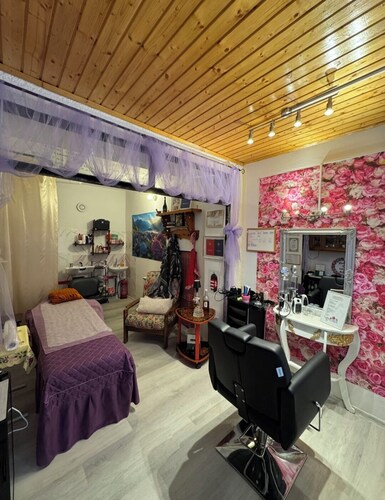 Your entire floor with 3 bedrooms, private bathroom. Near Lake Balaton and Hévíz