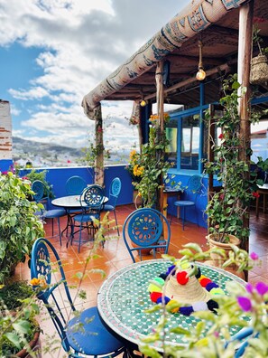 32-cm Smart TV with digital channels - Casa Blue Star (Chefchaouen)