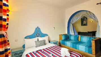 Triple Room, Non Smoking, Housekeeping | Minibar, free WiFi