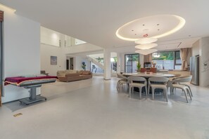 Interior - TML-6 bedrooms-swimming pool and Luxury KTV room and fitness area and pool table (Bang Lamung)