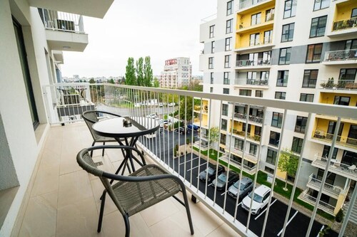 Fully Equipped Modern Apartments - Free Parking & Fast Wi-Fi
