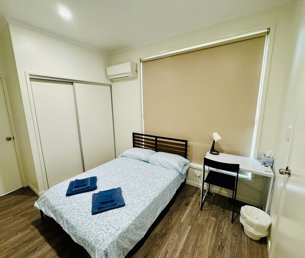 1 chambre, fer et planche à repasser, Wi-Fi, draps fournis