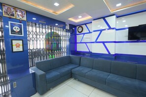 32-Zoll-LED-Fernseher mit Kabelempfang, Drucker