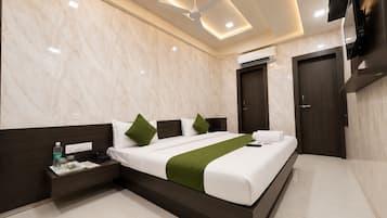 Deluxe Room | Desk, WiFi, bed sheets