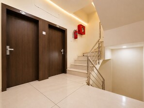Lobby - Hotel Hari Palace (Rajkot)