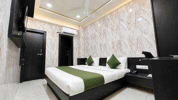 Deluxe Room | Desk, WiFi, bed sheets
