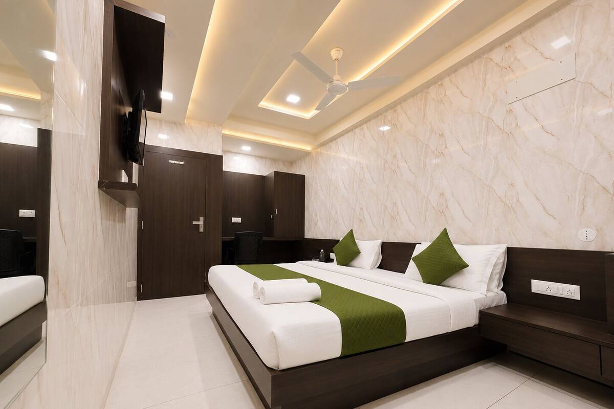 Deluxe Room | Desk, WiFi, bed sheets