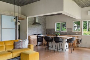 Interior - Spectacular Hunger Mountain View in Middlesex (Middlesex)