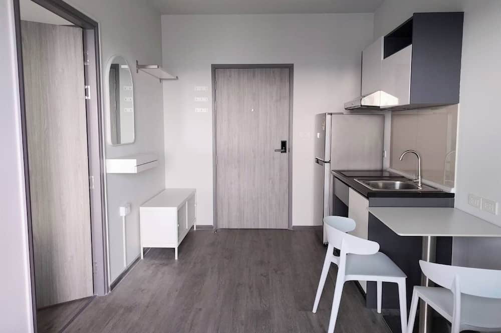 Room-charming Bangkok Apartment With Cit