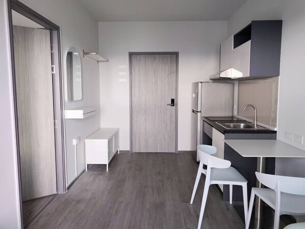 Dormitorio condiviso, 1 camera da letto, accessibile ai disabili, balcone | Interni