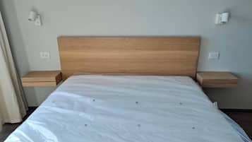 Dormitorio compartido, 1 habitación, accesible para personas con discapacidad, balcón | 1 dormitorio