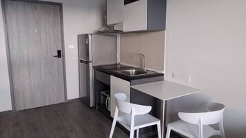 Shared Dormitory, 1 Bedroom, Accessible, Balcony | Interior