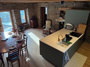Fridge, microwave, oven, stovetop - Charming mountain barn (Baren)