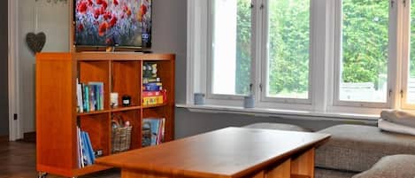 Apartment, 1 Bedroom, Patio, Garden View | Room amenity