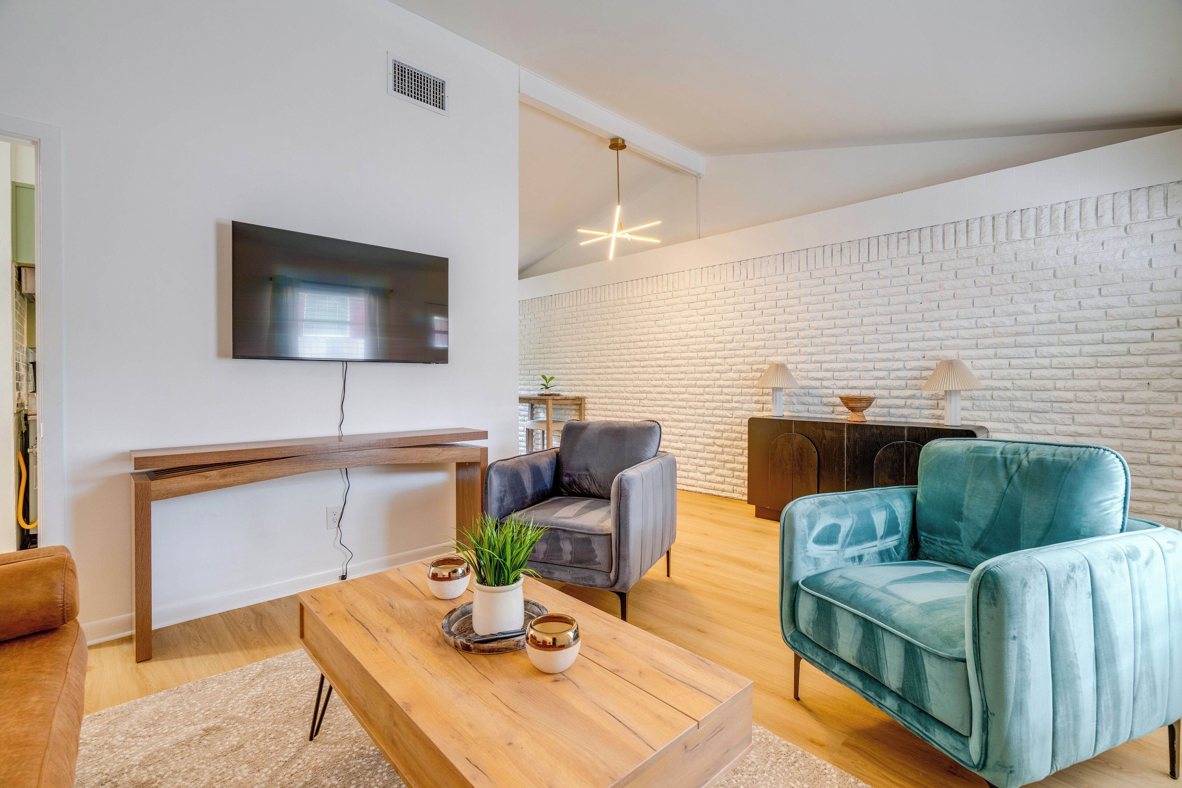 Apartment (2 Bedrooms) | Front of property