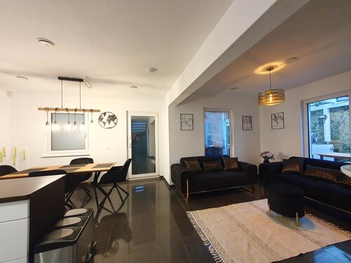 Karlsruhe Holiday & Business Home