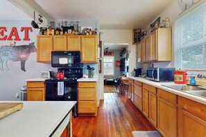 House (3 Bedrooms) | Interior - 3 BR Cozy Cottage: w/ Hot Tub & Wifi (Freeland)