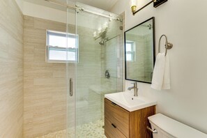 House (2 Bedrooms) | Interior - 4 Mi to Beach! Sleek Getaway in Port Charlotte (Port Charlotte)