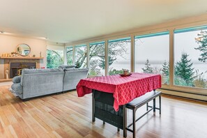 House (3 Bedrooms) | Interior - Private Beach, Stunning Views! Home on Oyster Bay! (Olympia)