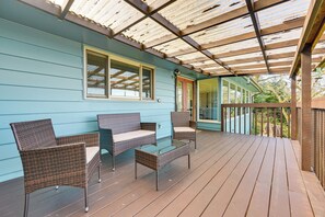 House (3 Bedrooms) | Interior - Private Beach, Stunning Views! Home on Oyster Bay! (Olympia)
