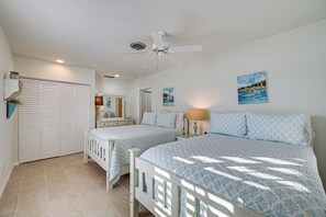 Apartment (3 Bedrooms) | Interior - Dock + Pool Access: Waterfront Marco Island Escape (Marco Island)
