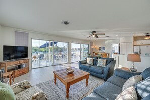 Apartment (3 Bedrooms) | Interior - Dock + Pool Access: Waterfront Marco Island Escape (Marco Island)