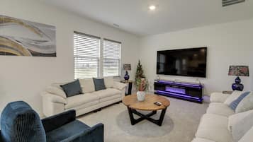 Apartment (4 Bedrooms) | Front of property