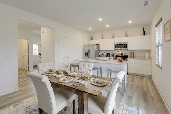 Apartment (4 Bedrooms) | Interior - Shop, Dine & Explore: Indy Area Adventure Base (Greenwood)