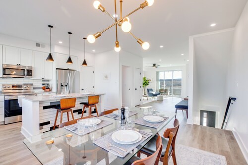 Mtn-view Balcony: Riverside Grand Junction Home!