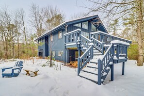House (3 Bedrooms) | Interior - Direct Lake Access! Vibrant Long Pond Hideaway (Long Pond)